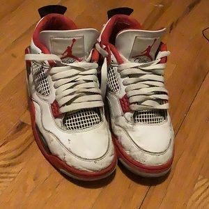 Fire red retro 4 Jordan’s